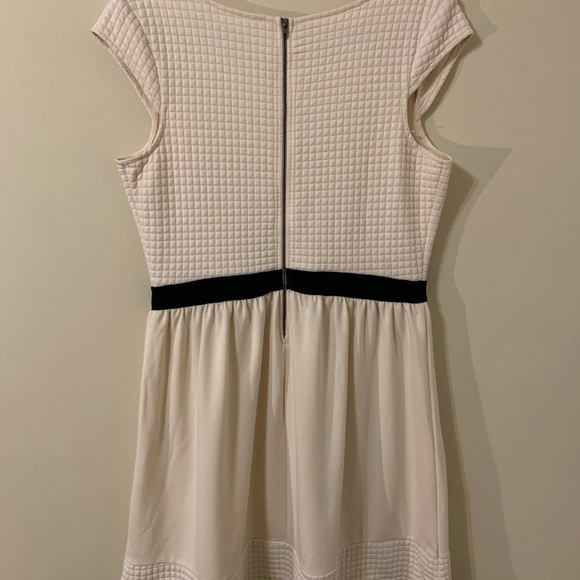 Xhilaration Short Sleeve Dress/ Tunic - Picture 5 of 7